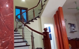 Cầu thang kính tại Bắc Giang